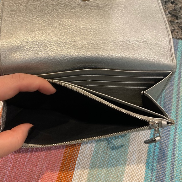 Balenciaga silver city flap wally/clutch - Picture 7 of 8